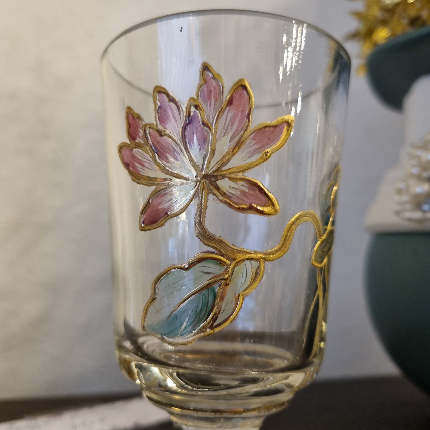 Antikes Emaille Glas Weinglas Handbemalt Blume