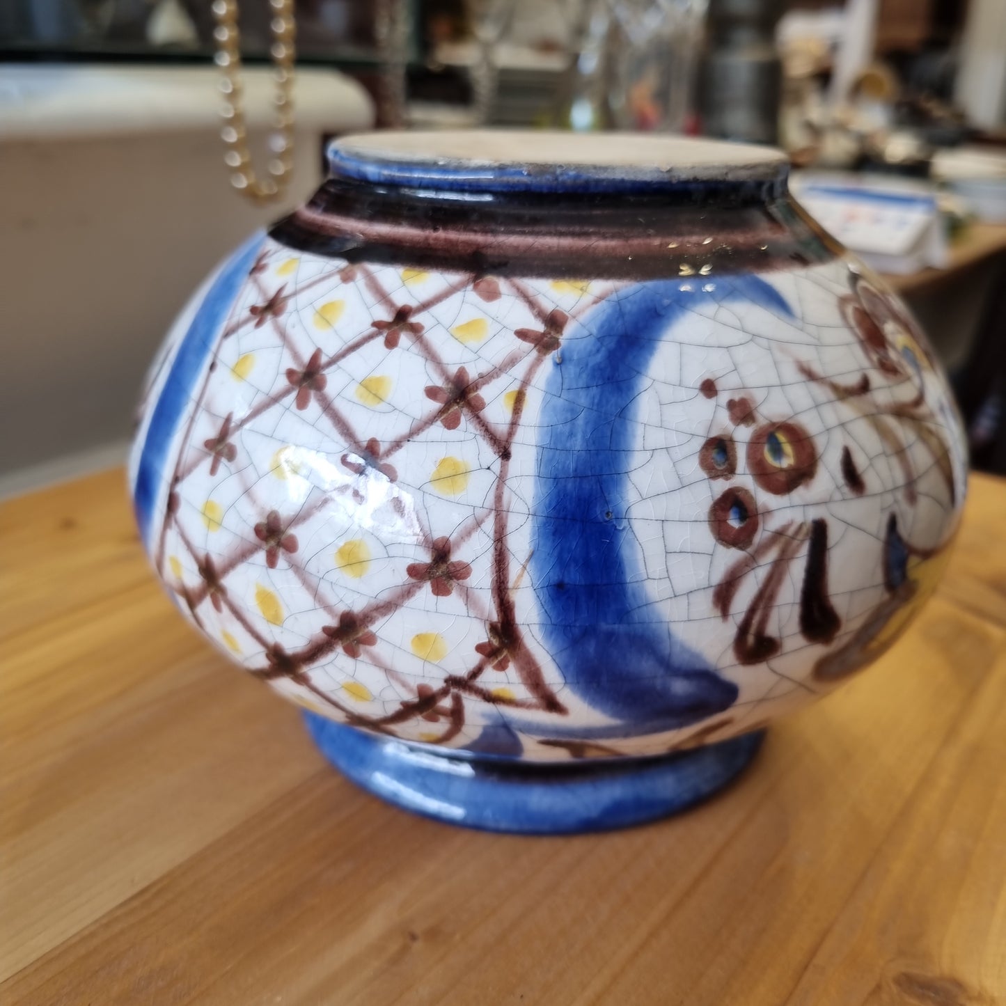 Antike Handbemalte Asiatische Vase mit Vogelmotiv und feinen Krakelee