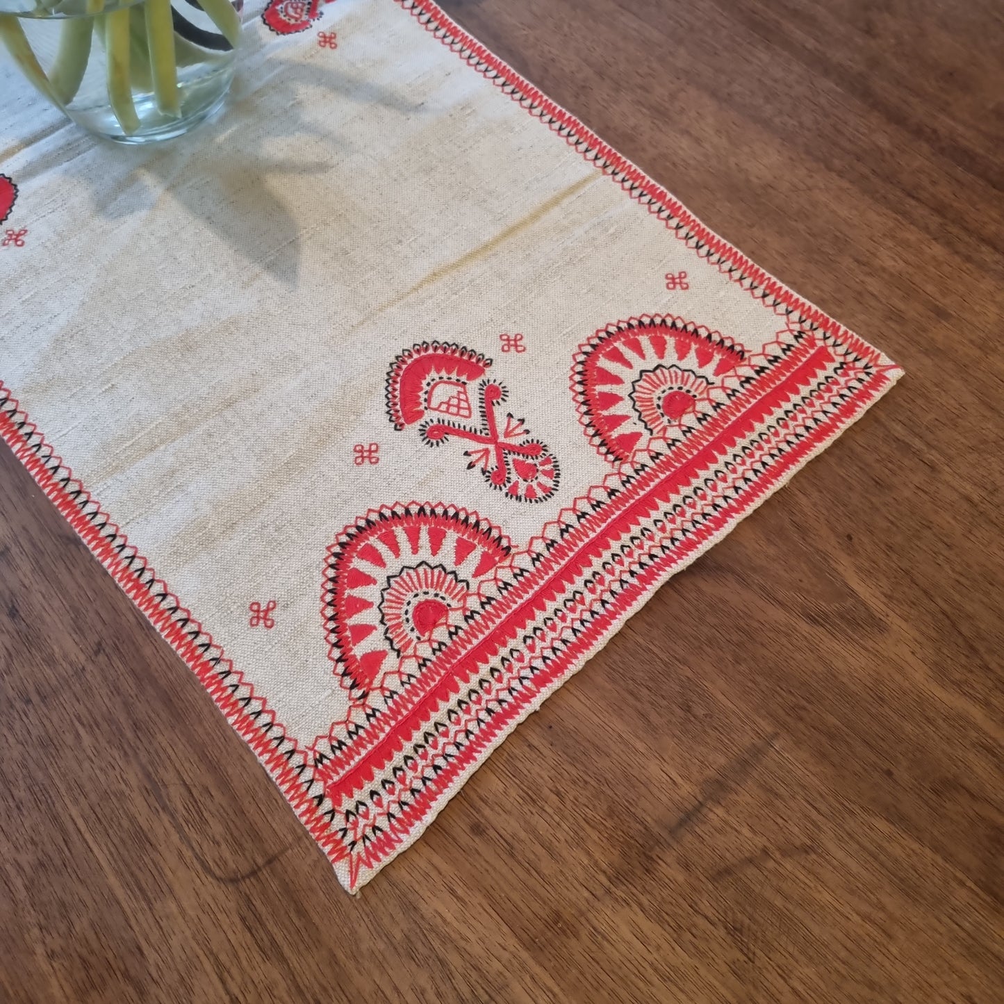 🤍Antike,alte Handgemachte Tischdecke bestickt rot 70x30cm Vintage Landhaus French Tischläufer