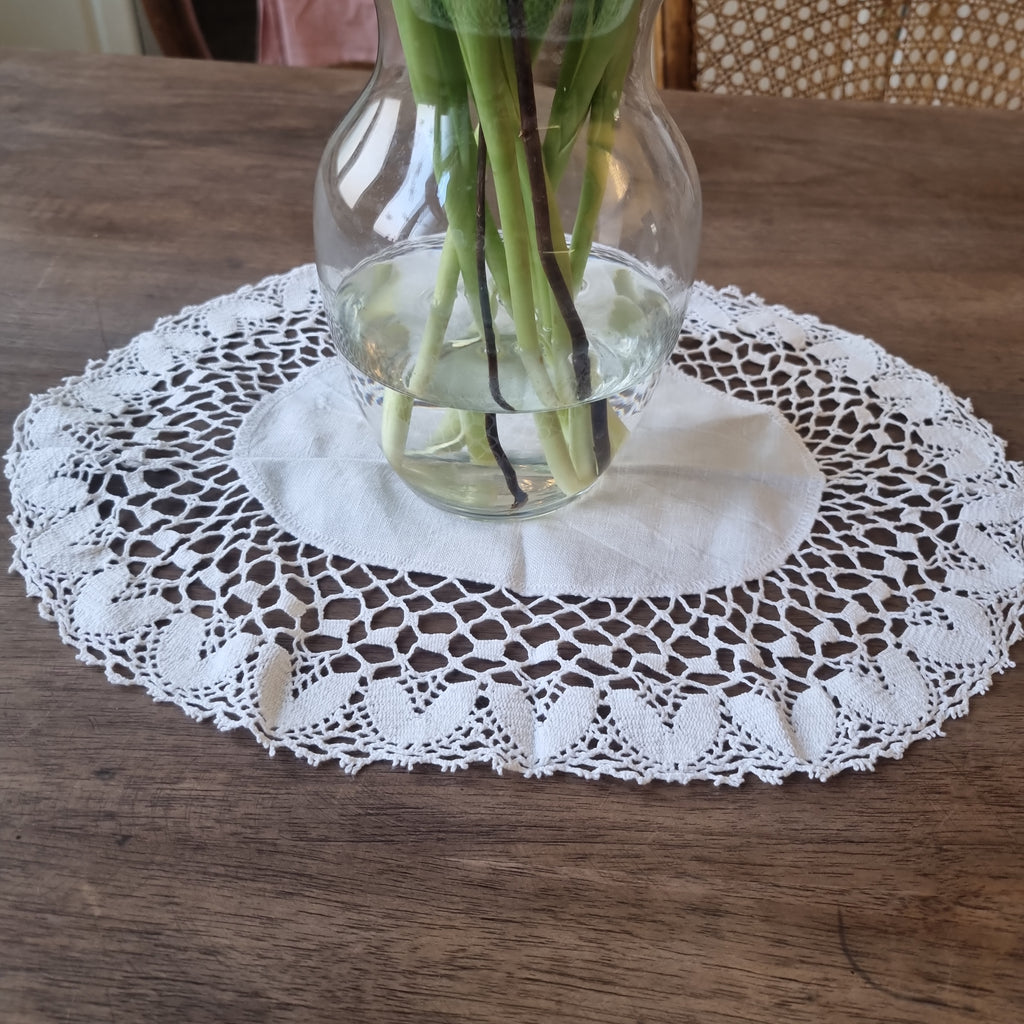 Antikes kleines ovales Zierdeckchen geklöppelt / gehäkelt 35cm weiß 🤍