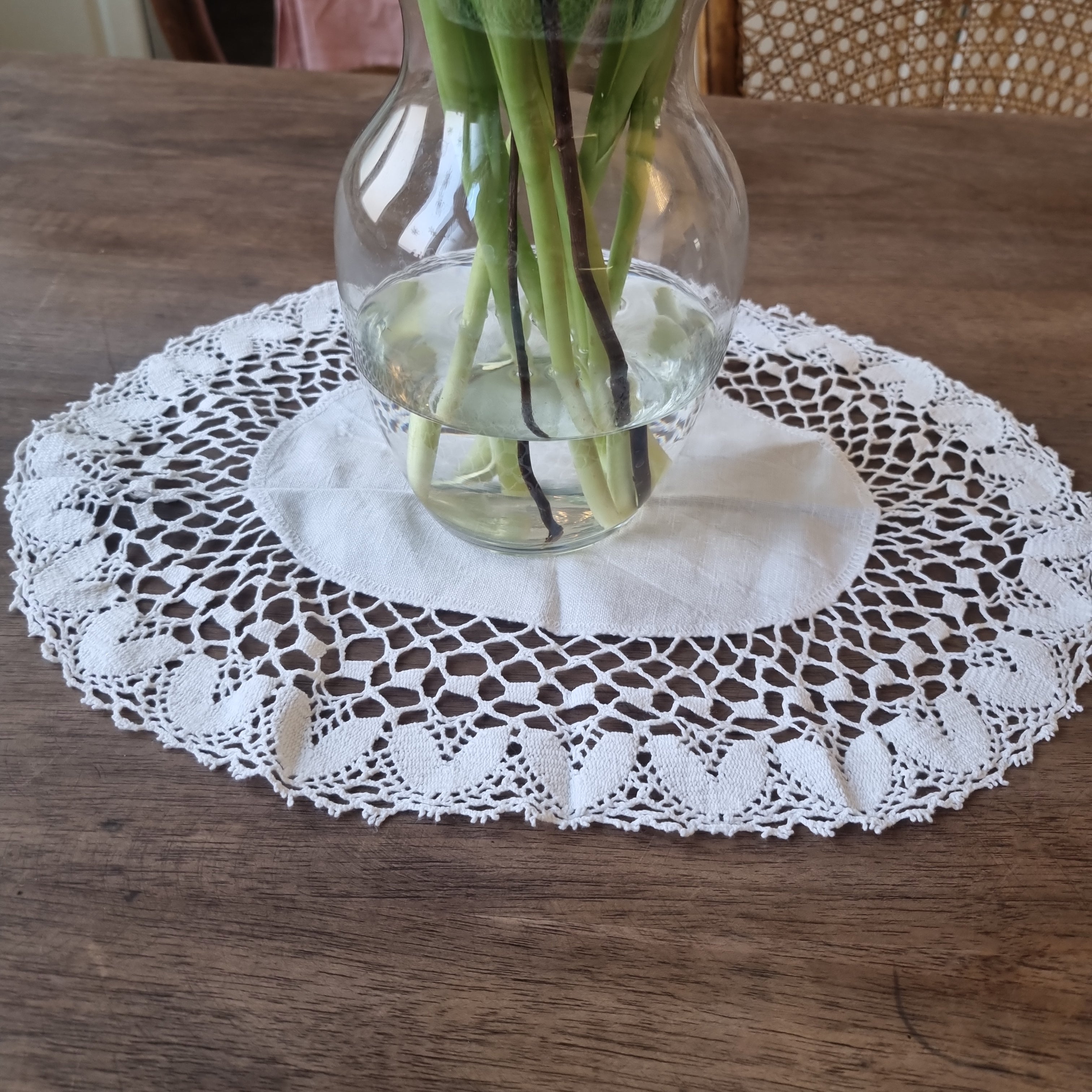 Antikes kleines ovales Zierdeckchen geklöppelt / gehäkelt 35cm weiß 🤍