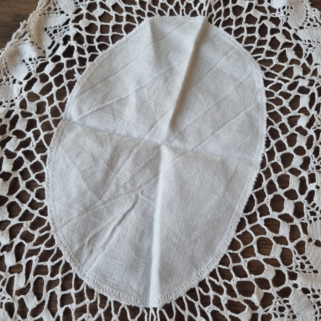 Antikes kleines ovales Zierdeckchen geklöppelt / gehäkelt 35cm weiß 🤍