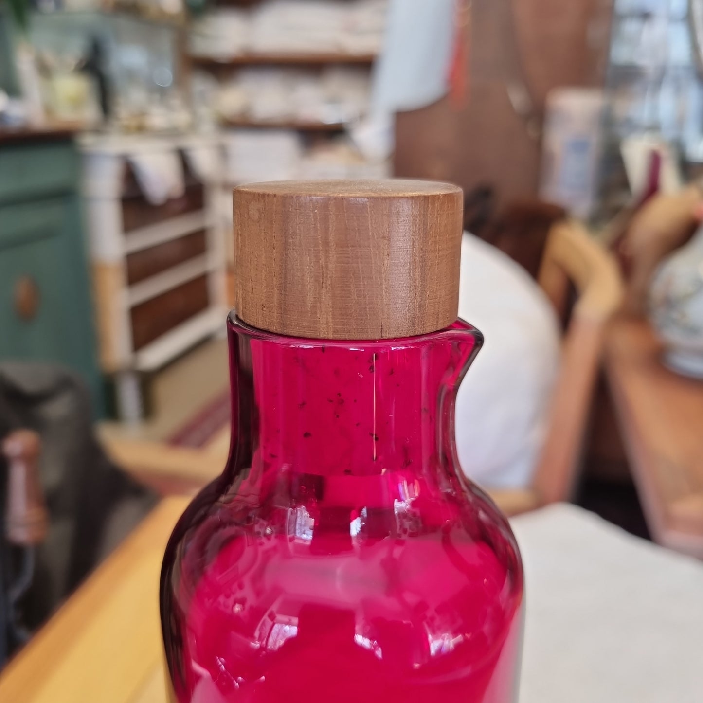 Rote Glas Karaffe Gefäß mit Holz Deckel Korken Wasser Wein Behälter Vintage