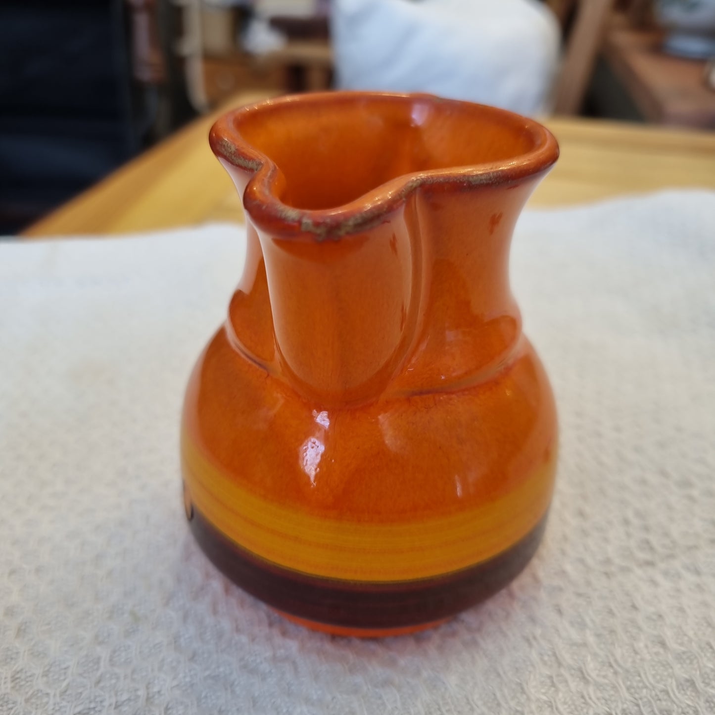 Kleine Retro vintage Milchkanne Krug orange Vase