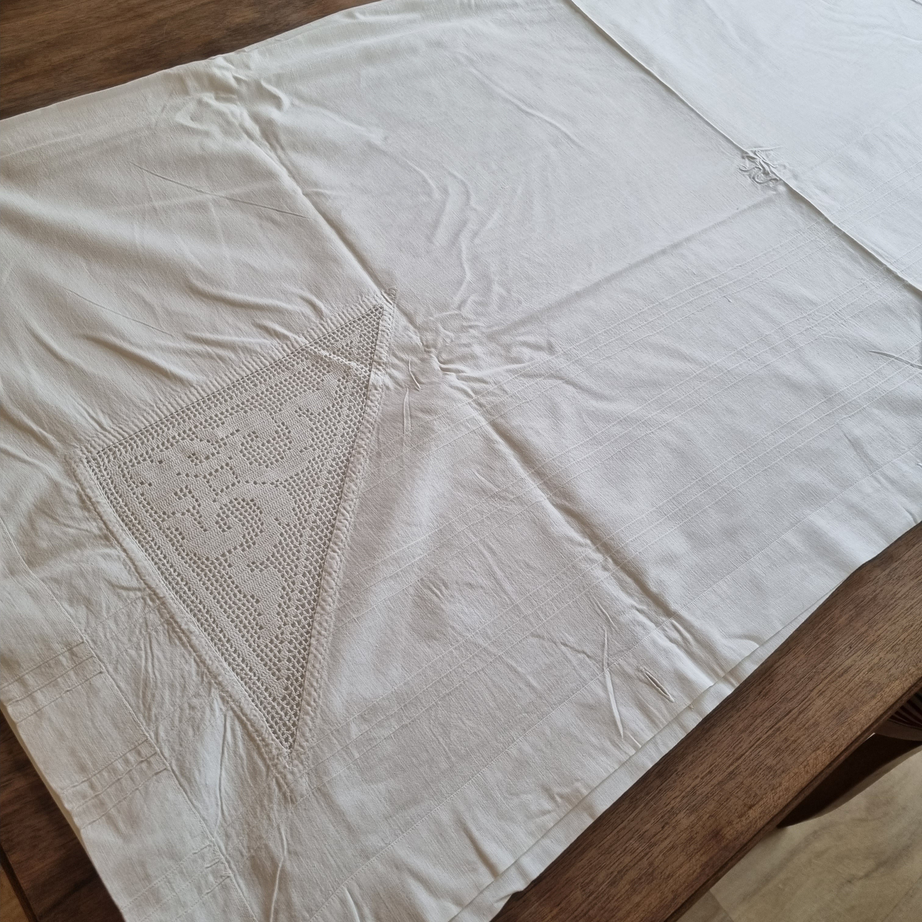 Antikes Bettlaken / Bettüberwurf Baumwolle mit Monogramm K.S. und Spitze 140x230cm weiß ♡