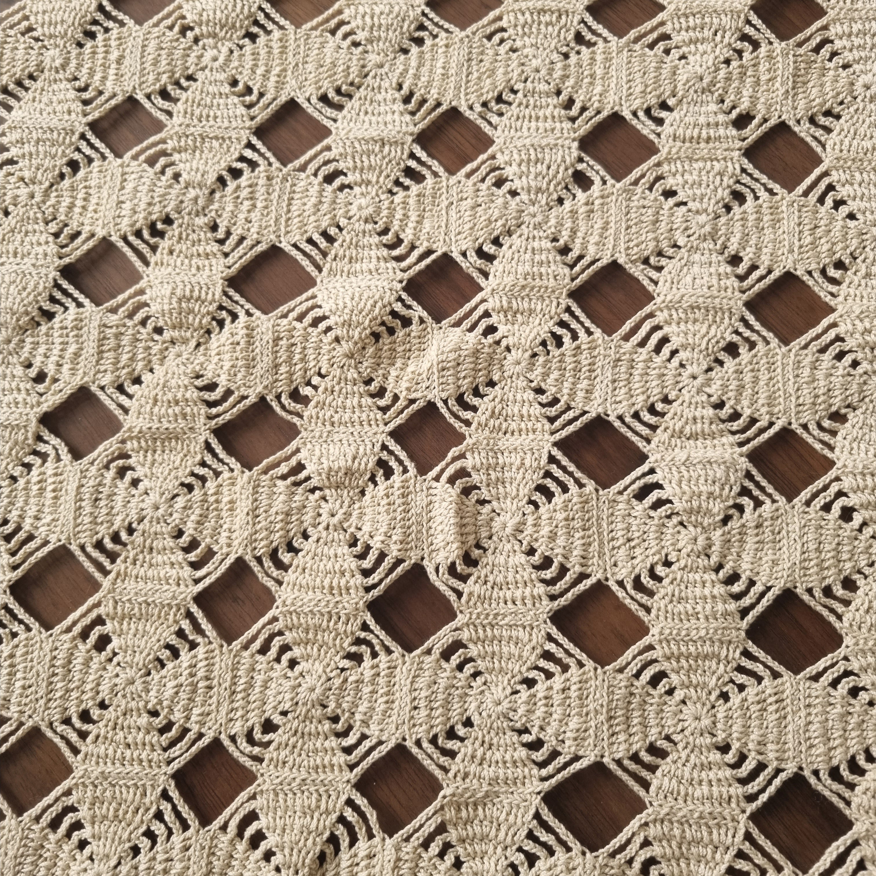 Antike Handgemachte Baumwolle Tischdecke Mitteldecke gehäkelt/geklöppelt Beige 65x72cm Antike Handgemachte Tischdecke Mitteldecke Baumwolle Leinen 70x70cm 🤍