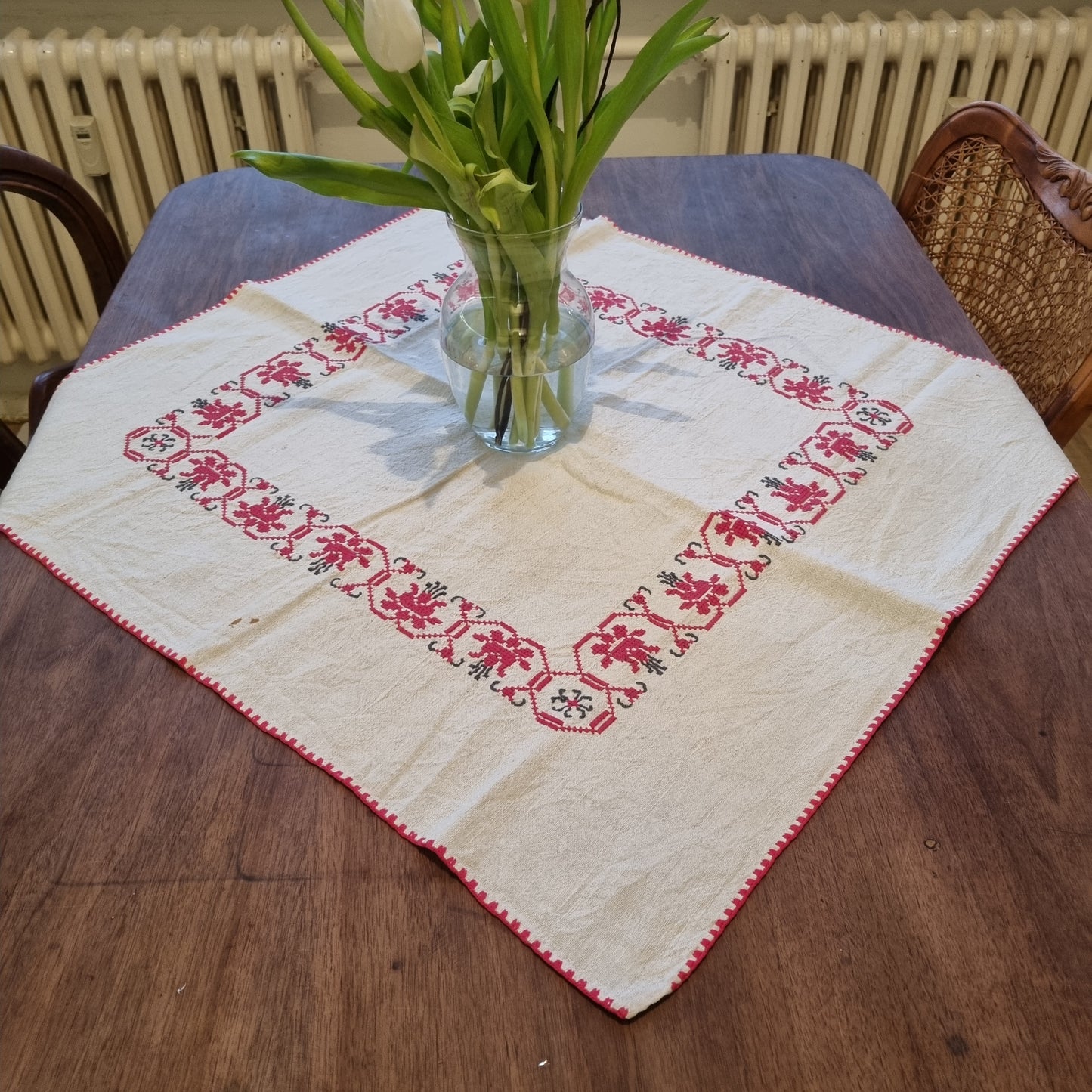 🤍Antike Handgemachte Baumwolle Leinen mit roter Stickerei 75x75cm Vintage Landhaus French Mitteldecke