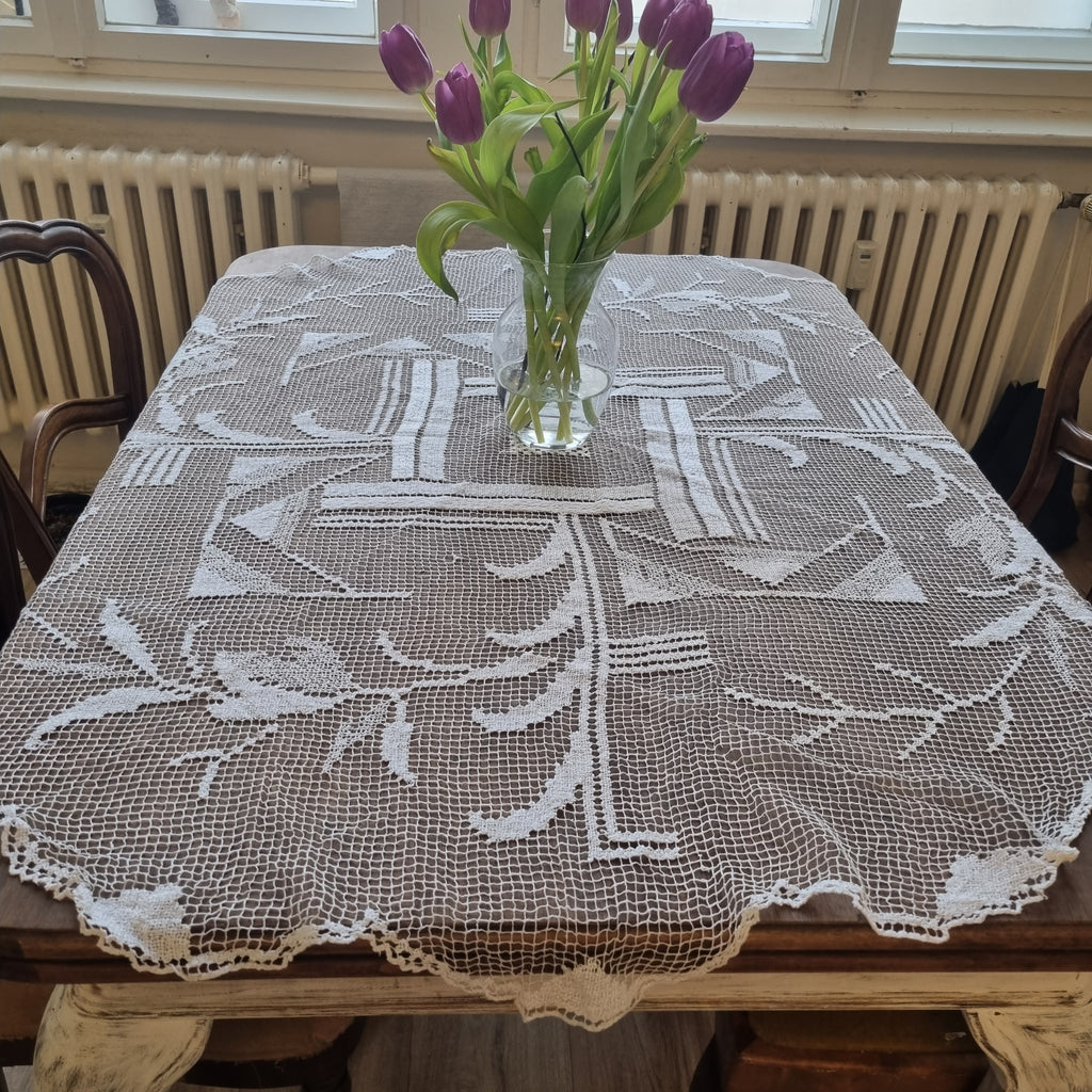 Antike runde Handgemachte Tischdecke geklöppelt gehäkelt 125x135cm weiß 🤍