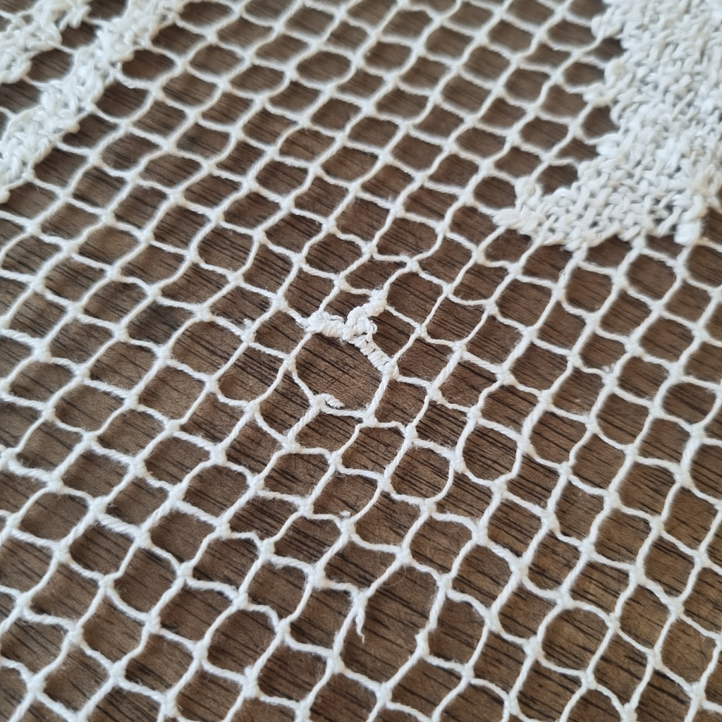 Antike runde Handgemachte Tischdecke geklöppelt gehäkelt 125x135cm weiß 🤍