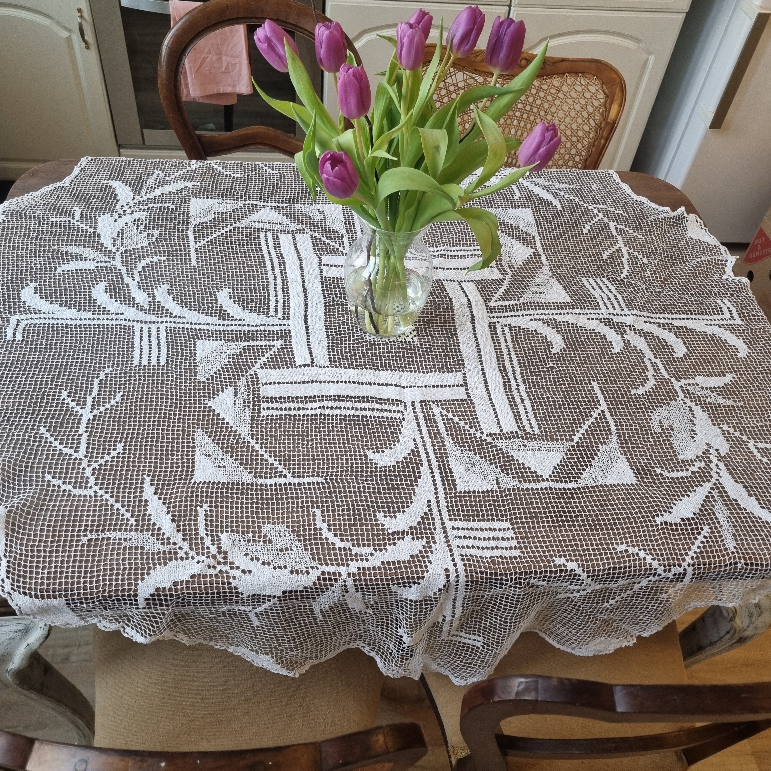 Antike runde Handgemachte Tischdecke geklöppelt gehäkelt 125x135cm weiß 🤍