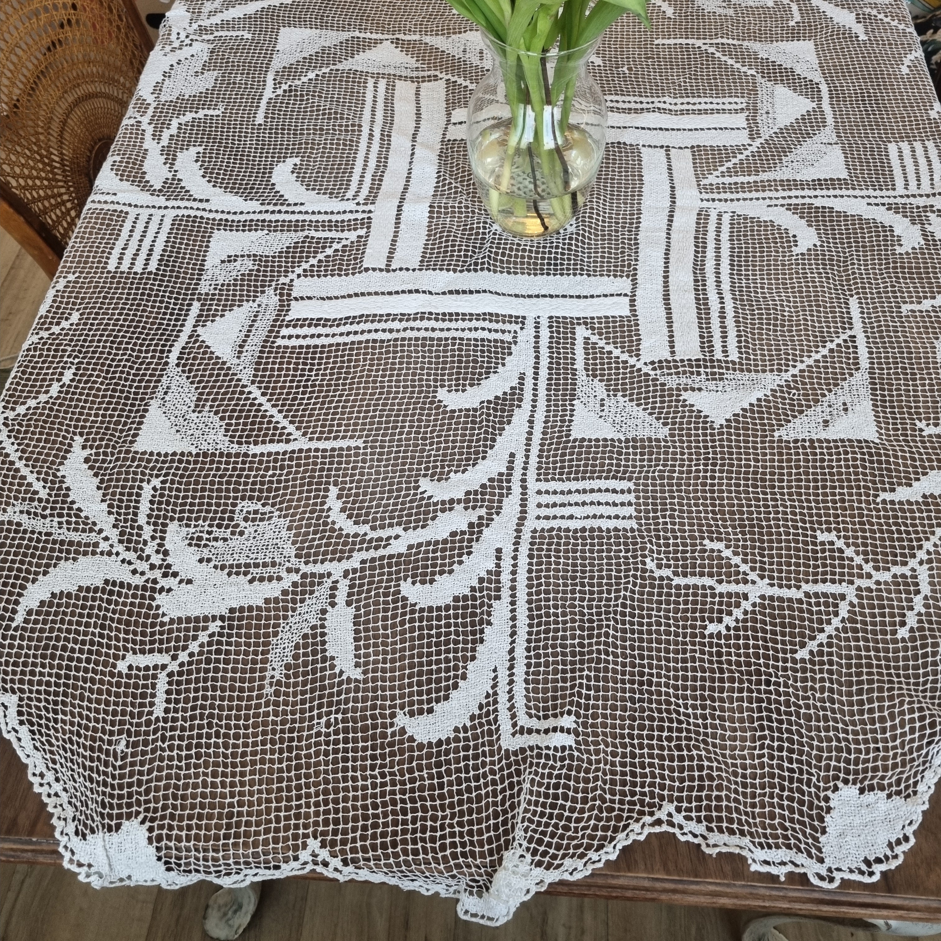 Antike runde Handgemachte Tischdecke geklöppelt gehäkelt 125x135cm weiß 🤍