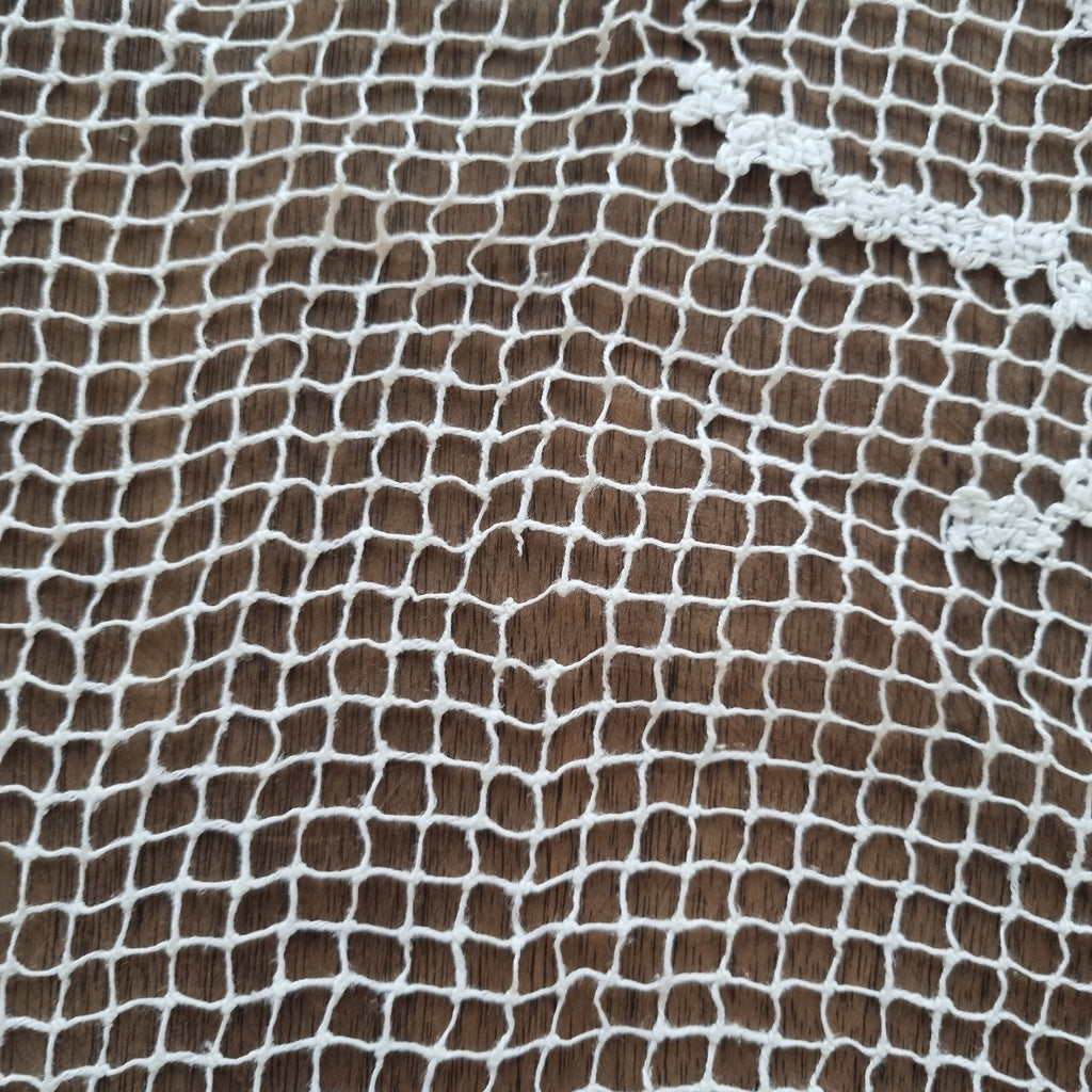 Antike runde Handgemachte Tischdecke geklöppelt gehäkelt 125x135cm weiß 🤍