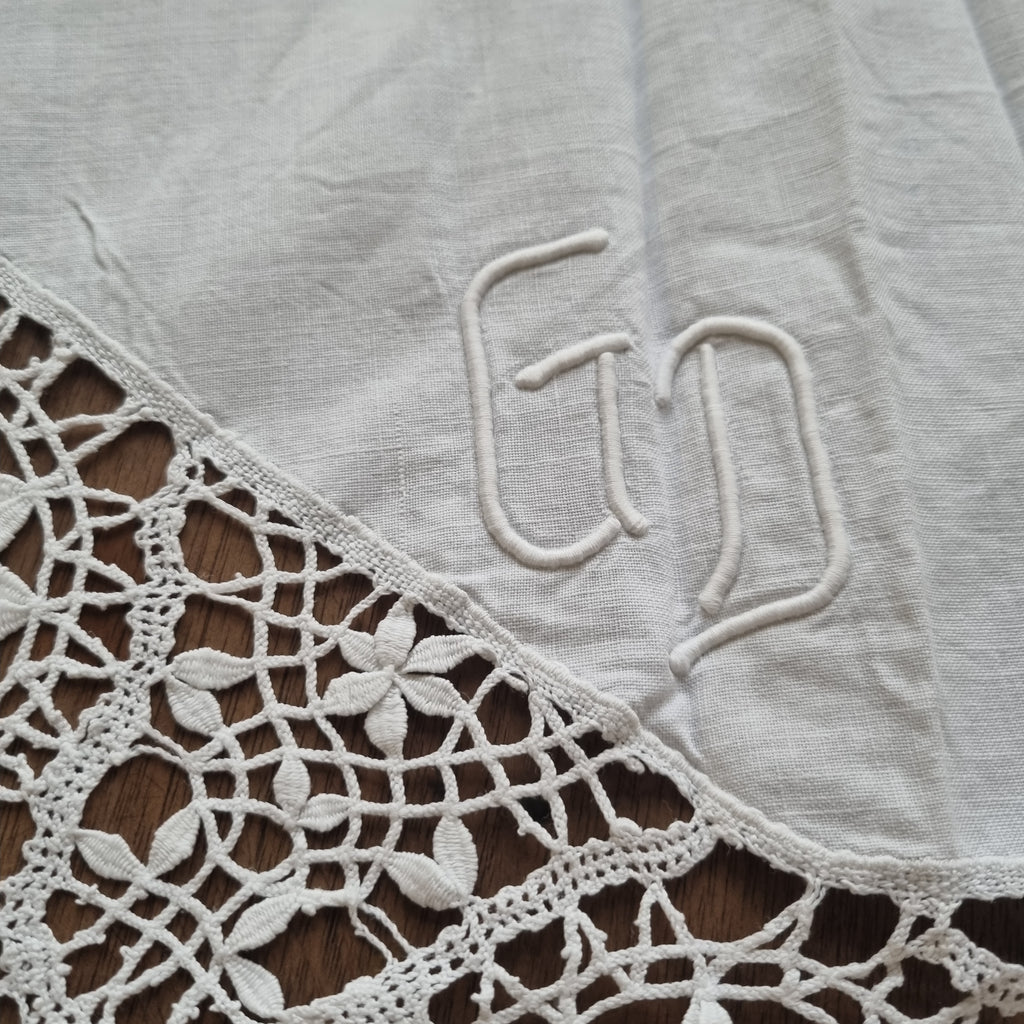 Antikes Jugendstil Bettlaken / Bettüberwurf Baumwolle 140x235cm Monogramm G.D. ♡