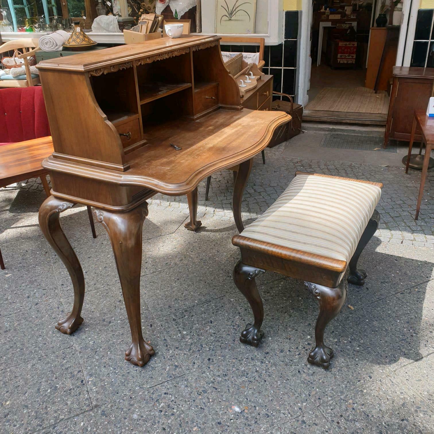 Tatzenfuß Schreibtisch mit Hocker 50er Jahre Antik Holz
