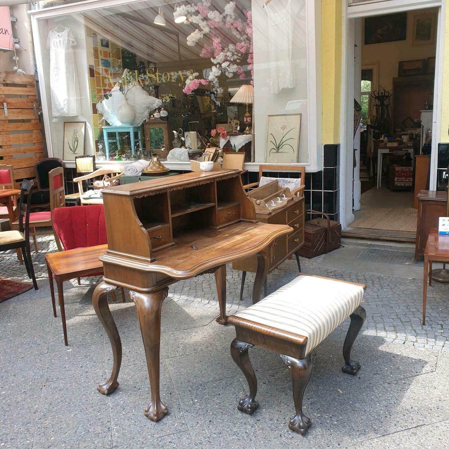 Tatzenfuß Schreibtisch mit Hocker 50er Jahre Antik Holz